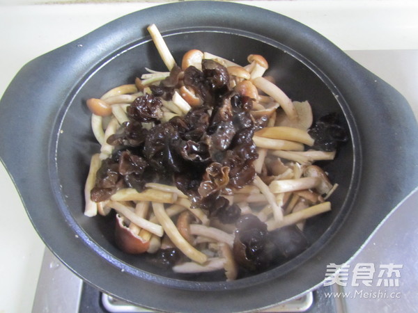 虎皮鹌鹑蛋茶树菇