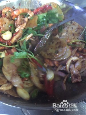 鱿鱼虾干锅的做法