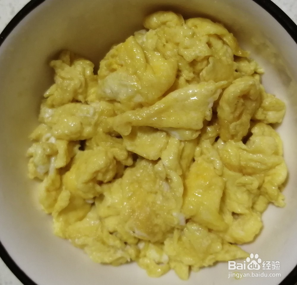 如何做出美味的蛋炒饭黄瓜培根蛋炒饭的做法