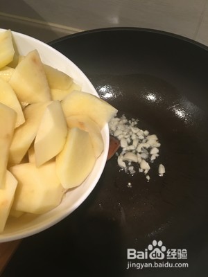 土豆焖饭怎么做