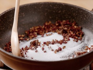 好吃又新奇的咸鸡蛋菜泡饭