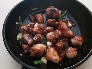 下饭菜生炒鸡制作过程