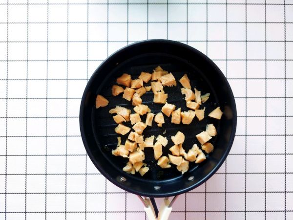 黄瓜炒鸡胸肉丁