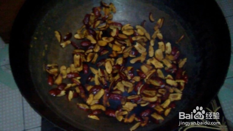 如何自己泡制红枣茶