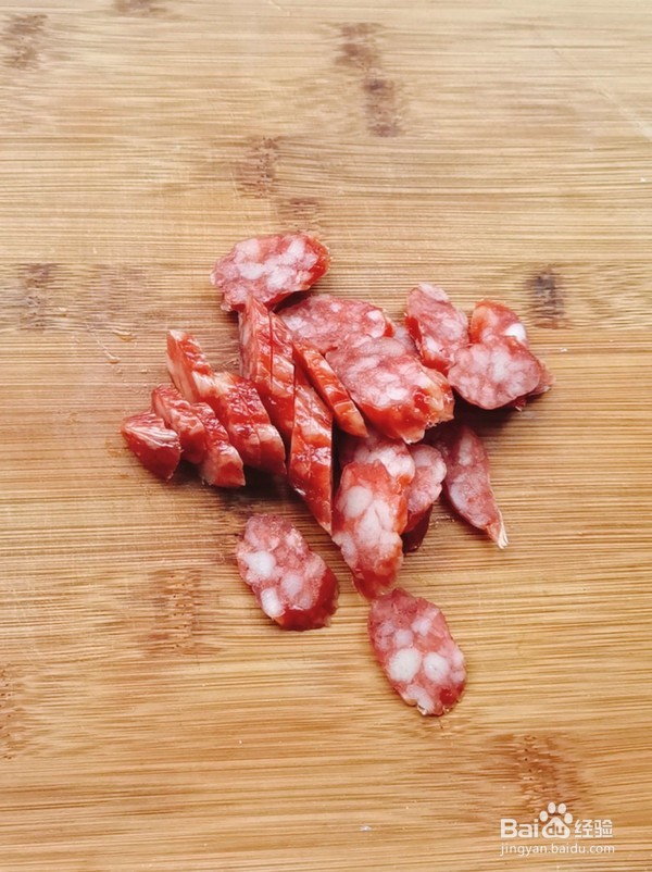 鸡腿腊肠煲仔饭做法