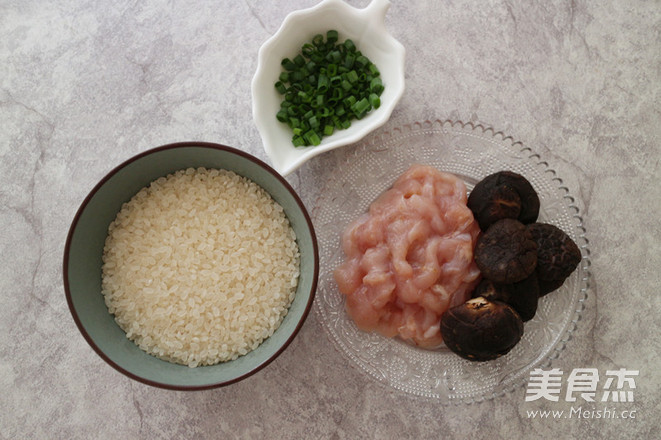 香菇滑鸡粥的做法