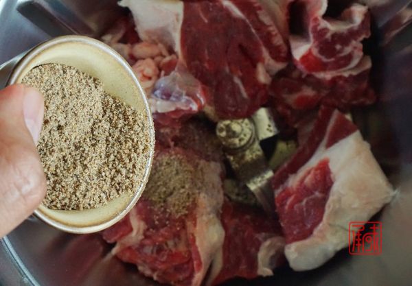 藤椒彩蔬牛肉丸