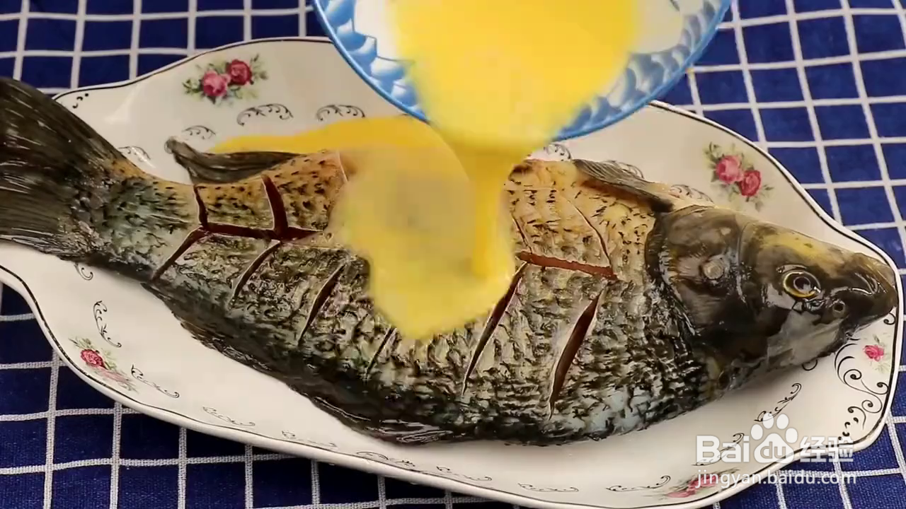 如何制作好吃酥脆的油炸鲫鱼？