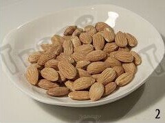 葡萄干杏仁面包