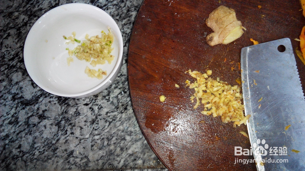 如何做家常卤肉炒刀豆