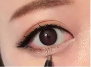 男人都爱女朋友这样化妆，终于知道原因了！