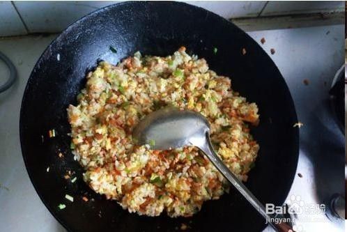 鸡蛋炒米饭（蛋炒饭）