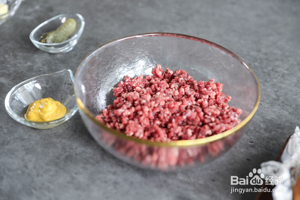 香气满满的芝士牛肉汉堡