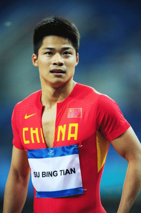 益达笑出强大田径运动员