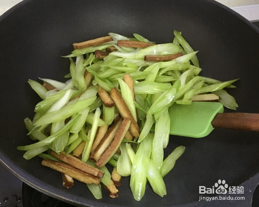 详细教你做芹菜炒香干豆腐干