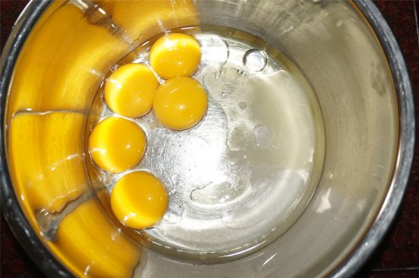 草莓奶油蛋糕卷