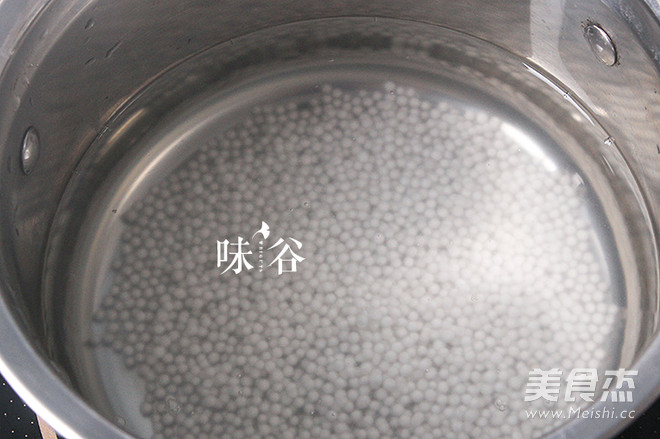 红豆牛奶西米露