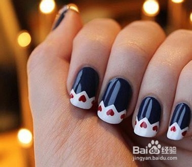 盛夏“心机”美甲 波普涂鸦风也该轮到你走红了