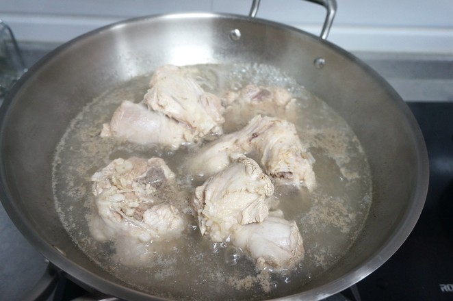 做肘子用冷水还是热水煮呢