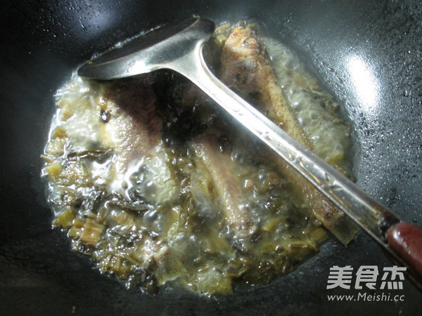 酸菜煮小黄鱼