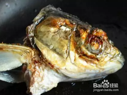 不一样的麻 辣 鱼 头 锅