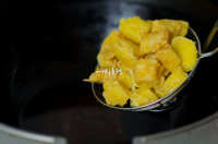 轻轻松松五招一起来做拔丝苹果