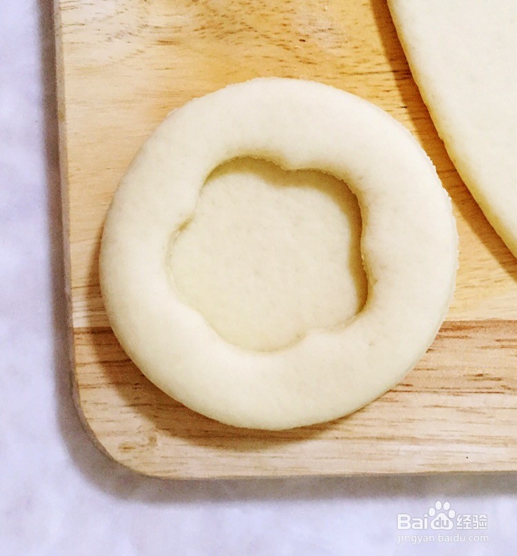 鹌鹑蛋香葱小面包的做法