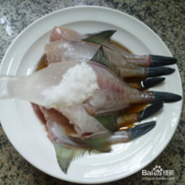 剁椒蒸小扒皮鱼的做法