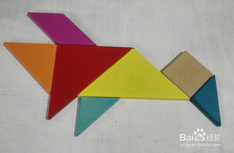 用七巧板怎样拼一只捕鱼的企鹅?