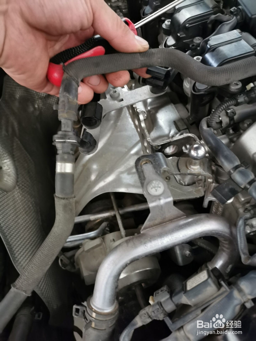 奔驰E200火花塞如何更换