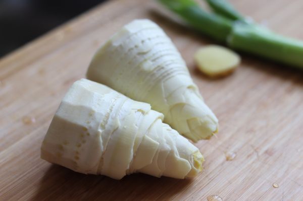 冬笋鸡翅刀削面