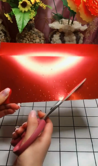 儿童手工纸板墙饰怎么做？