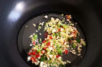 蒜蓉粉丝娃娃菜的做法