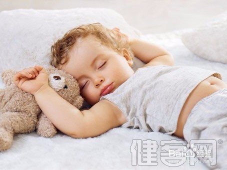 怎么哄小孩睡午觉呢?