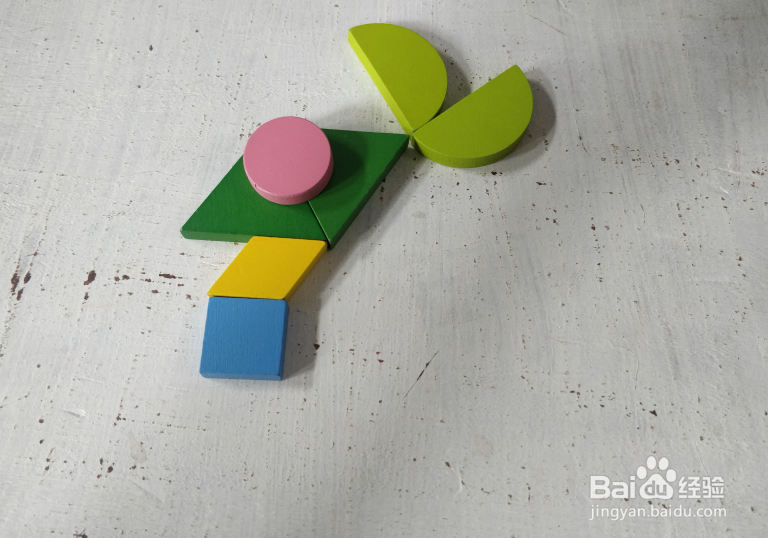 用智力拼板怎样拼一只羊驼?