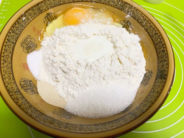 牛奶拉丝吐司面包