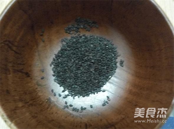 黑米黑豆薏仁粥(乌发养生粥）