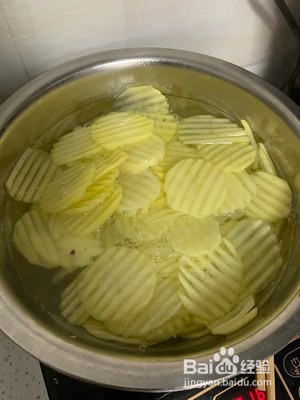 香辣土豆片的做法详细教程(精品)