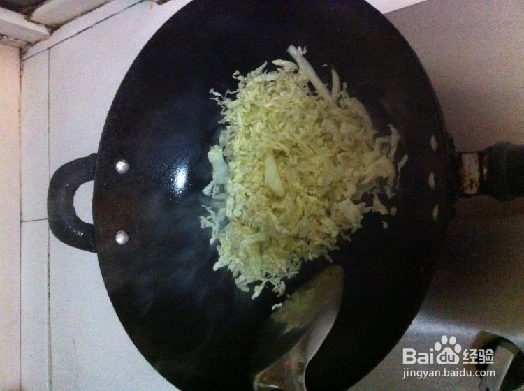 白菜烩饼丝的家常做法