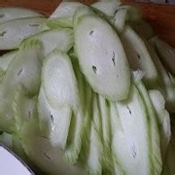 制作番茄丝瓜蛋汤