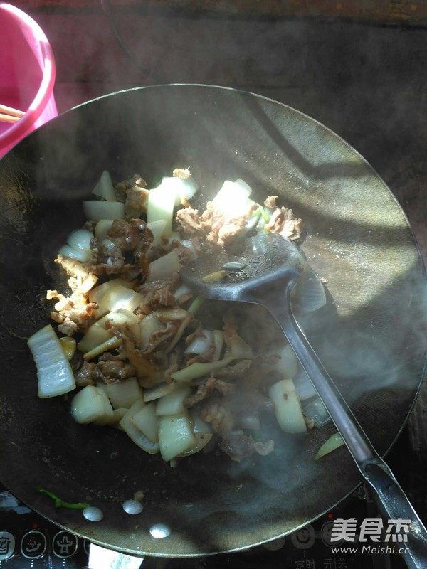 土豆烧牛肉的做法
