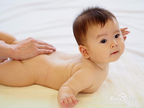 预防宝宝胀气的方法！
