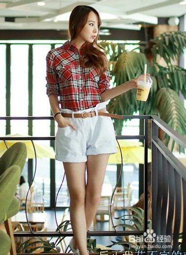 衬衫配高腰短裤 显高显瘦制胜法宝