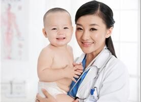 宝宝吐奶怎么办？吐奶应对方法和注意事项