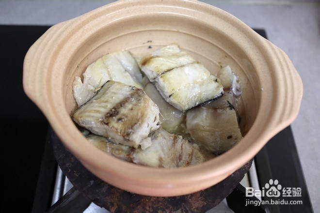 制作美味的鲅鱼干炖山药