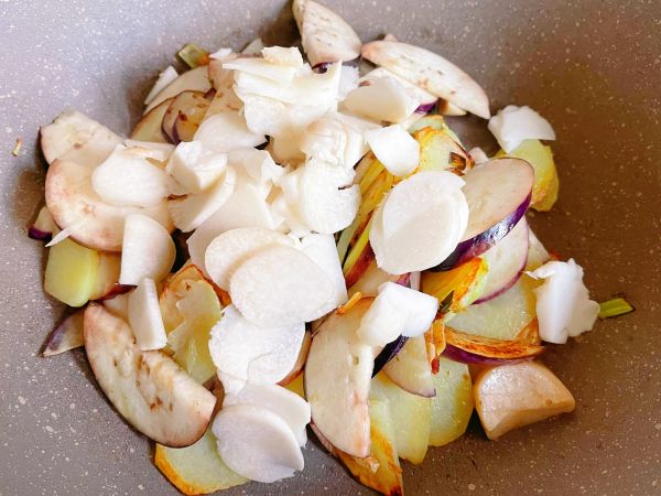 酱香小炒素什锦菜