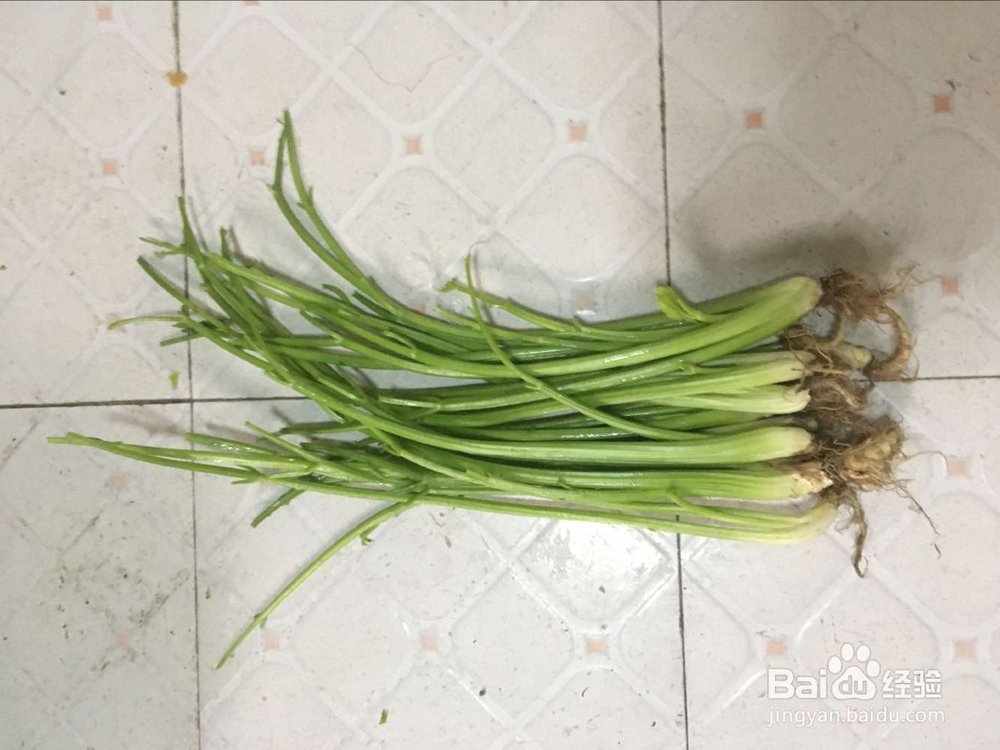 怎样做好一道美味的菜：芹菜香干