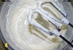 有花纹的日式轻乳酪蛋糕