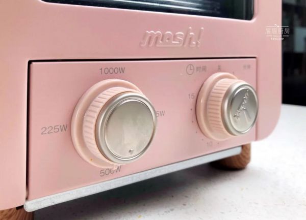 金沙咸蛋黄肉松月饼