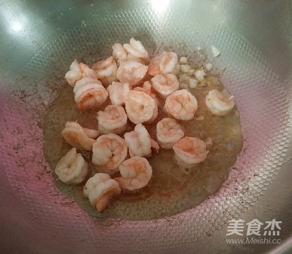 青蒜爆虾球的做法